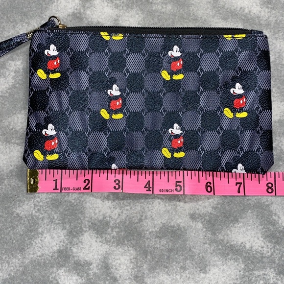 Disney Mickey Mouse Wristlet - NWOT - Picture 2 of 4